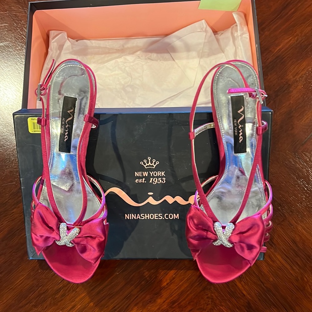 Nina girls shoes size 7m like new